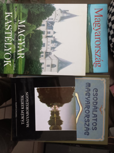 4knyv Magyarorszgrl: Tjkpi kertek Magyarorszgon; Dercsnyi-Kaiser-Koppny: Magyar kastlyok; Tth-Czegldi: Csodlatos Magyarorszg; Lzr-Szkely: Magyarorszg