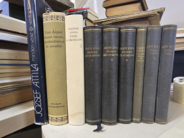 Ady Endre, T�th �rp�d, Hajnal Anna, Arany J�nos, Balassi B�lint J�zsef Attila - 6db-os vers csomag 9 k�tetben K�NYVMENT� AJ�NLAT: J�zsef Attila minden verse �s versford�t�sa+ T�th �rp�d �sszes versei, vesrford�t�sai, novell�i+ �nek a s�ks�gon (Hajnal Anna)+ Arany J�nos �sszes k�ltem�nyei I-III+ Balassi B�l