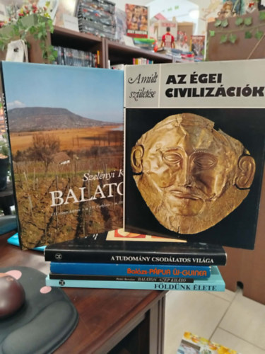 Peter Warren Szel�nyi K�roly Jack Meadows Bal�zs D�nes Peth� Bertalan Peter J. Smith - K�NYVMENT� AJ�NLAT, 6 DB. Albumok. Az �gei civiliz�ci�k, Balaton, A tudom�ny csod�latos vil�ga, P�pua �j-Guinea, Balaton - Sz�p kil�t�, F�ld�nk �lete