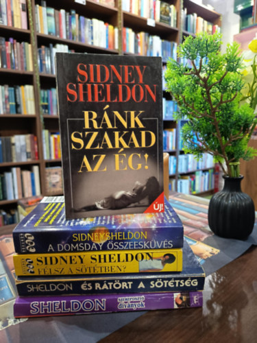 Sidney Sheldon - Sidney Sheldon könyvcsomag 5 darabos KÖNYVMENTŐ AJÁNLAT: Ránk szakad az ég!, A Domsday összeesküvés, Félsz a sötétben?, ...És rátört a sötétség, Szereposztó díványok