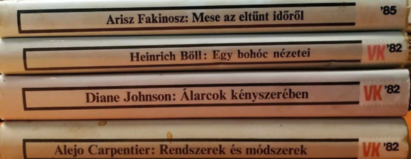 4 db Vil�gk�nyvt�r sorozat k�tet