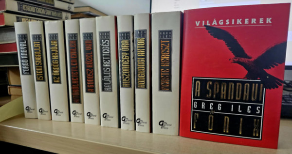 Vilgsikerek sorozat Greg Iles - 10db Greg Iles krimi, KNYVMENT AJNLAT: Hallos rettegs, Huszonngy ra, Hongkongi aktok, Fekete kereszt, A spandaui fnix, Forg angyal, Isteni sugallat, Az rdg hajja, Kitrlhetetlen emlk, A gonosz kzel van