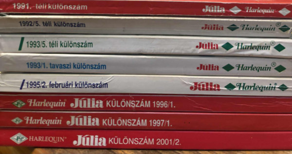 8 db Jlia romantikus magazin klnszm