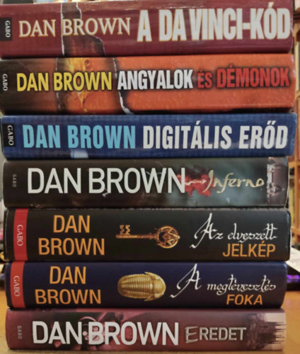 Dan Brown - 7 db Dan Brown knyv: Digitlis erd + Angyalok s dmonok + A megtveszts foka + A Da Vinci-kd + Az elveszett jelkp + Eredet + Inferno