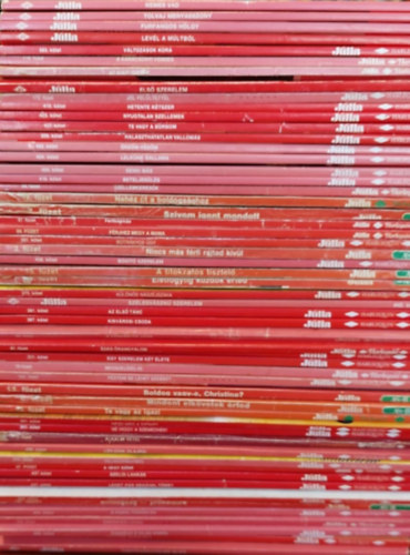 303 db Júlia romantikus magazin