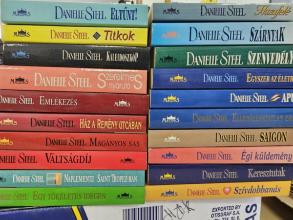 Danielle Steel - 20db Steel kötet, KÖNYVMENTŐ AJÁNLAT: Eltűnt+ Titkok+ Kaleidoszkóp+ Szerelmes nyárutó+ Emlékezés+ Ház a remény utcában+ Magányos sas+ Naplemente Saint Tropez-ban+ Egy tökéletes idegen+ Hazafelé+ Szárnyak+ Szenvedély+ Egyszer az él