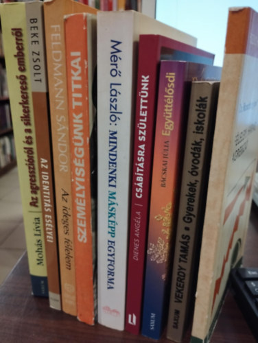 Dr. Vekerdy Tamás, Bácskai Júlia, Dienes Angéla, Mérő László, Popper Péter, Feldmann Sándor, Beke Zsolt, Mohás Lívia Ranschburg Jenő - Pszichológia könyvcsomag 9 db-os : Félelem, harag, agresszió, Gyerekek,óvodák, iskolák, Együttélősdi, Csábításra születtünk, Mindenki másképp egyforma, Személyiségünk titkai, Az ideges félelem, Az identitás esélyei, Az agresszi