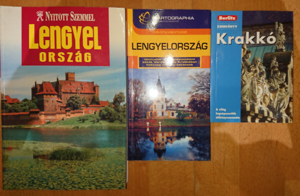 3 kiv�l� k�nyv Lengyelorsz�gba k�sz�l�knek: Krakk� (Berlitz zsebk�nyv), Lengyelorsz�g (Cartographia), Lengyelorsz�g (Nyitott szemmel)