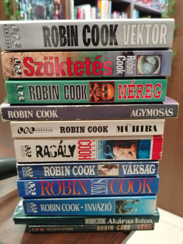 Robin Cook - KÖNYVMENTŐ AJÁNLAT, 11 DB. Robin Cook könyvcsomag. Vektor, Szöktetés, Méreg, Agymosás, Műhiba, Ragály, Vakság, Sokk, Invázió, Akár az Isten, Kóma.
