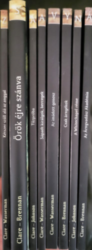 Clare Cassandra - Történetek az árnyvadász akadémiáról - 8 darab kötet