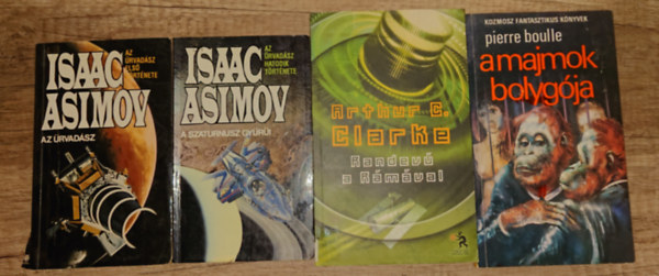 Arthur C. Clarke, Pierre Boulle Isaac Asimov - 4 klasszikus sci-fi: Az űrvadász, A Szaturnusz gyűrűjei, Randevú a Rámával, A majmok bolygója