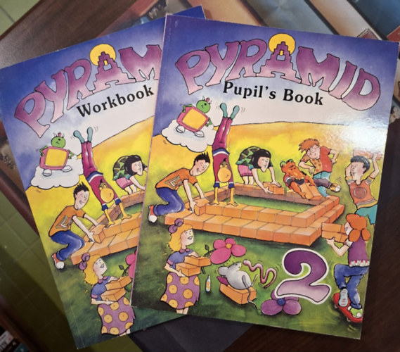 Mary, Printha Ellis, Len Peterson Bowen - Pyramid Workbook 2. + Pyramid Pupil's Book 2.