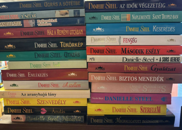 Nicole Hoyt Danielle Steel - 25 db Danielle Steel ktet