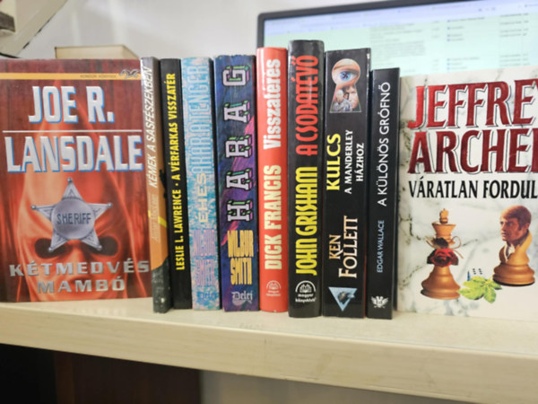 Alistair MacLean, Lelie L. Lawrence, Wilbur Smith, Dick Francis, John Grisham, Ken Follett, Edgar Wallace, Jeffrey Archer, k�nyvcsomag Joe R. Lansdale - 10db krimi, K�NYVMENT� AJ�NLAT: K�tmedv�s Mamb�+ K�mek a sasf�szekben+ A v�rfarkas visszat�r+ �hes ak�r a tenger+ Harag+ Visszat�r�s+ A csodat�v�+ Kulcs a Manderley h�zhoz+ A k�l�n�s gr�fn�+ V�ratlan fordulat