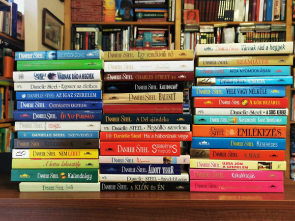 Danielle Steel - 41 db Danielle Steel knyv