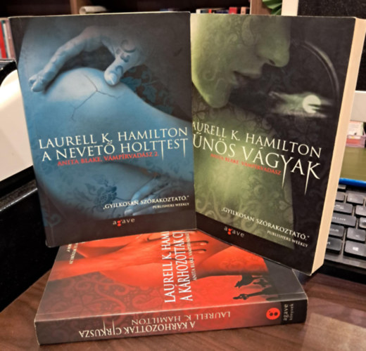 Laurell K. Hamilton - Anita Blake, a vmprvadsz 1-3.: Bns vgyak, A nevet holttest, A krhozottak cirkusza