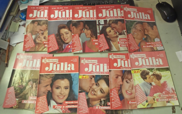 Emma Darcy, Elizabeth Barnes, Lynsey Stevens Susanne McCarthy - 10 db Jlia magazin 41-50. fzet: Egy ujjamra kett +A vgy szne +H leszel-e hozzm? +Tid vagyok,tid leszel +Az rdg cskja +Az igazi szerep +Fny a sttben +A Cashel-hz ura +rzelmek vihara +rkk veled