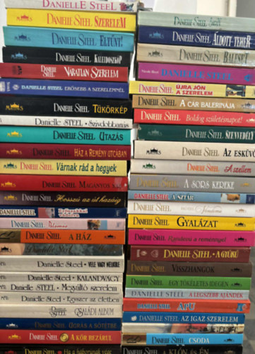 Danielle Steel, Nicole Hoyt - 49 db Danielle Steel romantikus kötet