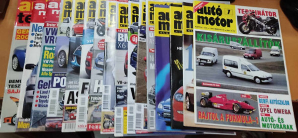 17 db aut�s, motoros magazin, �js�g (lapsz�mok a term�klapon)