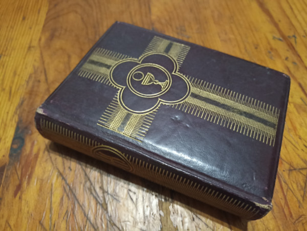 T�bb szerz� - Misek�nyv