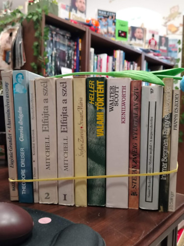 Balzac Theodore Dreiser Alexandre Dumas Mitchell Mitchell Stefan Zweig Heller Walter Scott Stefan Zweig Samuel Beckett Ingmar Bergman J. D. Salinger - KÖNYVMENTŐ AJÁNLAT, 11 DB. Szépirodalom. Eugénie Grandet, Carrie drágám, Korzikai testvérek, Elfújta a szél 2., Elfújta a szél 1., Stuart Mária, Valami történt, Kenilworth, Nyugtalan szív, Malone meghal / A megnevezhetetlen, Fanny és