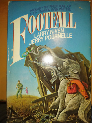 Jerry Pournelle - Footfall