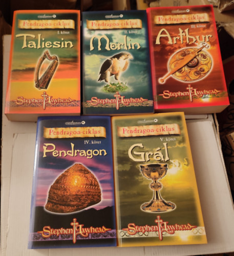 Stephen Lawhead - Pendragon-ciklus I-V. (Taliesin + Merlin + Arthur + Pendragon + Grl)
