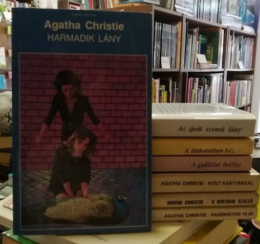 Agatha Christie - 7 db-os KNYVMENT AJNLAT, krimi: Paddington 16.50+ A Bertram szll +Nylt krtykkal +A gyllet rltje +A lthatatlan kz +Az ijedt szem lny +Harmadik lny