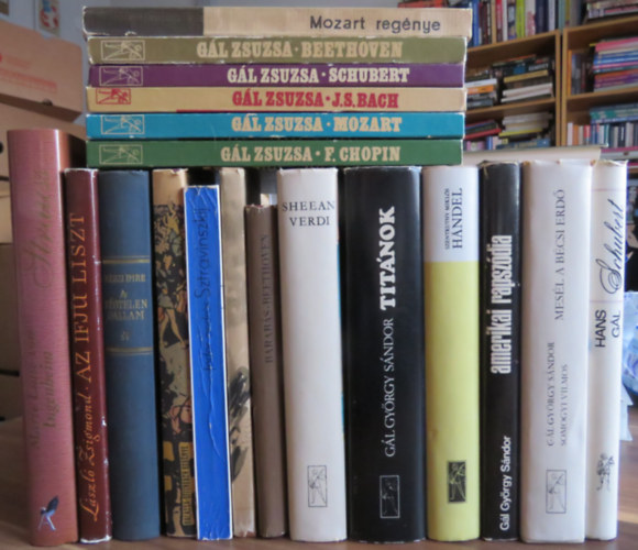 Somogyi Vilmos, Hans G�l, Balassa Imre, G�l Zsuzsa, Szentkuthy Mikl�s, Vincent Sheean, Barab�s Tibor, Fodor Andr�s, Keszi Imre, L�szl� Zsigmond, Marie Luise Von Ingenheim G�l Gy�rgy S�ndor: - 19 db zenei k�nyv - zeneszerz�k �lete (Gershwin, Strauss, Schubert, Mozart, Beethoven, Bach, Chopin, H�ndel, Verdi, Sztravinszkij, Wagner, Offenbach)