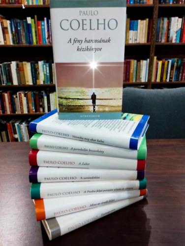 Paulo Coelho - Paulo Coelho könyvcsomag 8 darabos KÖNYVMENTŐ AJÁNLAT: A fény harcosának kézikönyve, Veronika meg akar halni, A portobellói boszorkány, A Zahír, A zarándoklat, A Piedra folyó partján ültem és sírtam, Mint az áradó folyó, Tizenegy