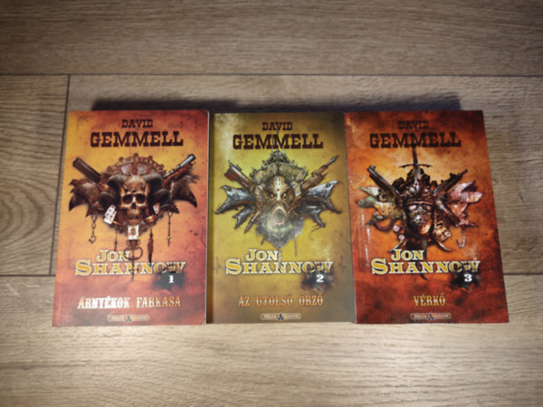 David Gemmell - Jon Shannow 1-3. (rnykok farkasa, Az utols rz, Vrk)