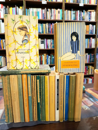 BAkó Ágnes, Ignácz Rózsa, Christa Grasmeyer, Jankó Olga, Janikovszky Éva, Edith Klatt, Joó Katalin, Palotai Boris, Dániel Anna, Thury Zsuzsa, Sand George, Kőszegi Imre Kertész Erzsébet - Csíkos könyvek 18 darabos KÖNYVMENTŐ AJÁNLAT: Szamóca-lányok, Nem akarom, hogy megnősülj, Fekete szivárvány, Torockói gyász, Az elmaradt tánc, Szalmaláng, Rénszarvasok pásztora, Boldogtalan nyár, Viharos mennyország, Találkozá