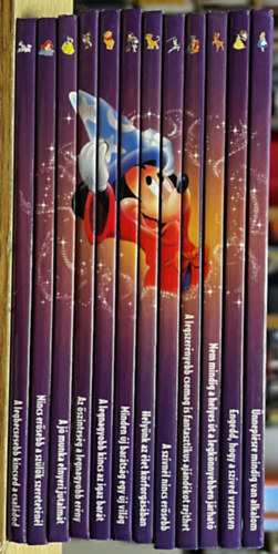 T�th K�nyvkeresked�s - Disney's csal�di mesegy�jtem�ny