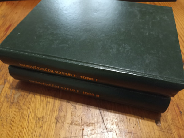 T�bb szerz� - Honv�ds�gi szemle 1986 I.-II.K�tet (teljes �vfolyam.