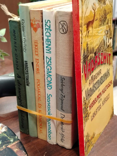 Moln�r G�bor Gyimesi Gy�rgy J�kely Endre Sz�chenyi Zsigmond Lakatos K�roly - K�NYVMENT� AJ�NLAT, 6 DB. Vad�szat. A dzsungel doktora, Vad�szesztend�, Fogakkal �s karmokkal, Szarvasok nyom�ban, Denatur�lt Afrika, Vad�szhit